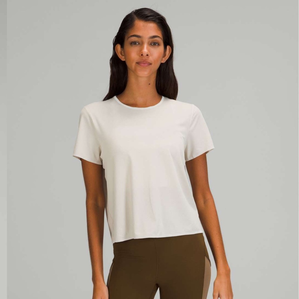 Lululemon lab Cropped Train T-Shirt Natural Ivory size 6
